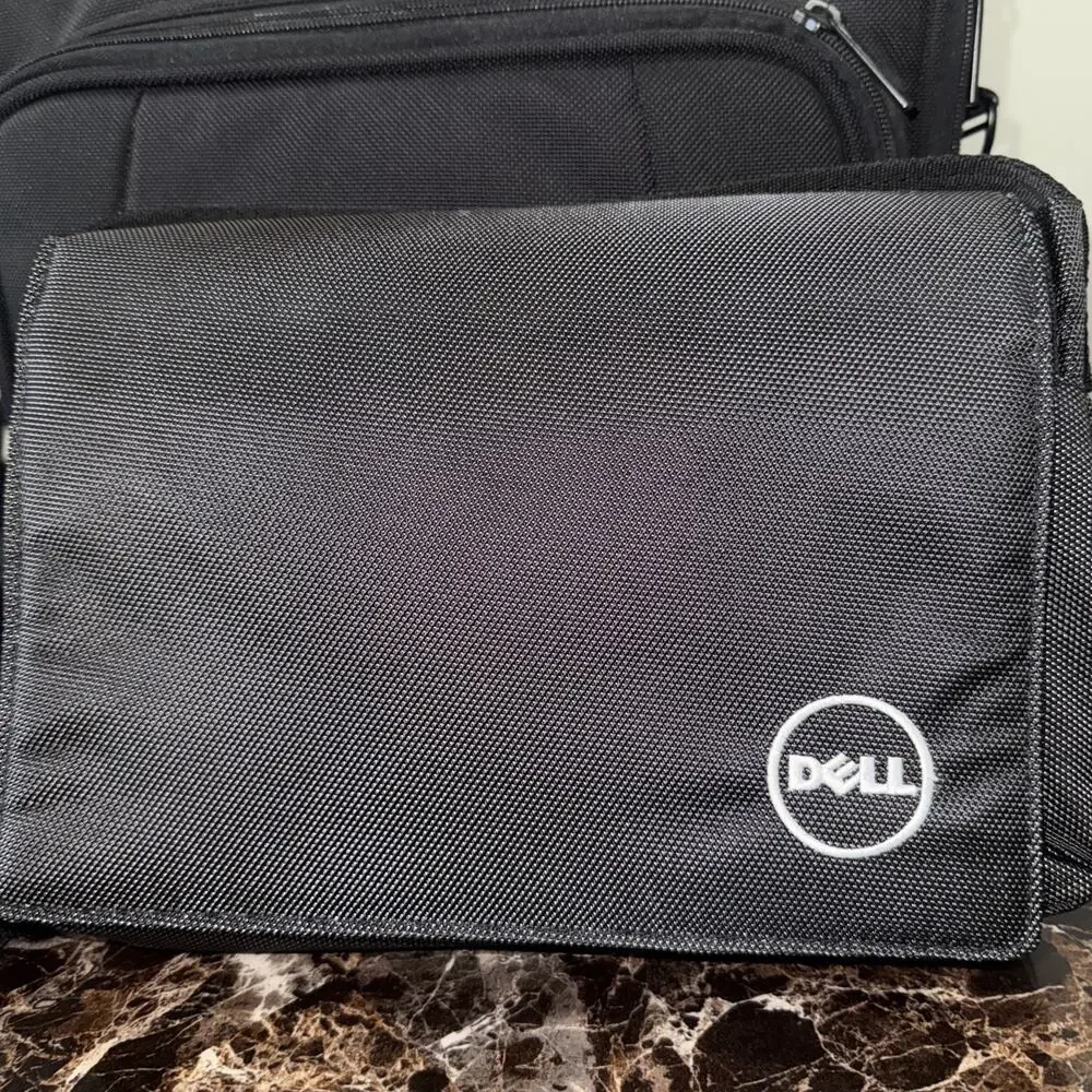 Dell M900HD WXGA Black Portable DLP Bundle Projector w/Carry Case, Acc. Docking